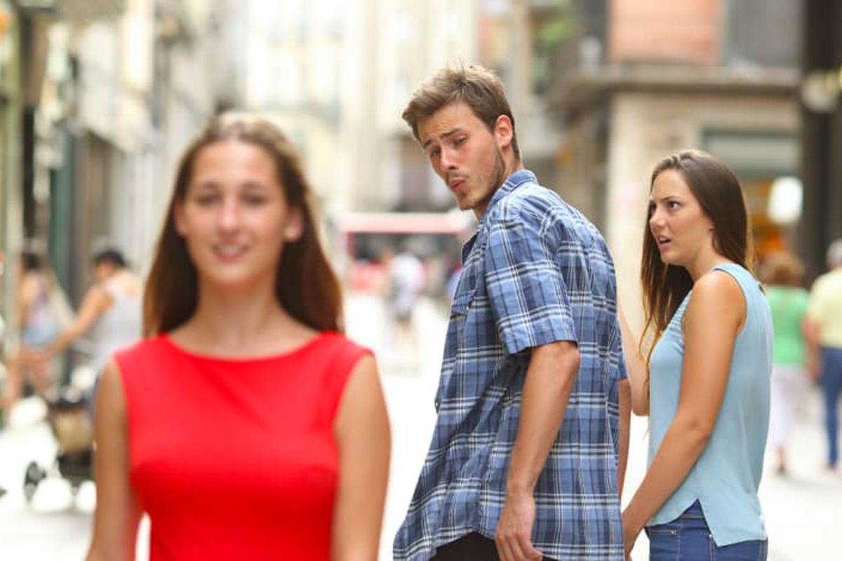 Distracted Boyfriend meme about Pinch